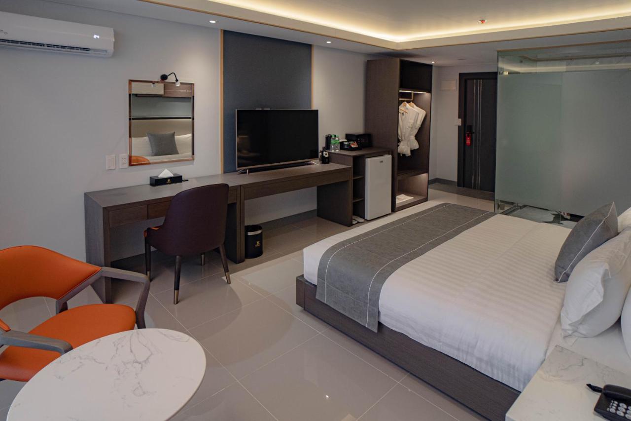 Subic Riviera Hotel And Residences Olongapo Kültér fotó